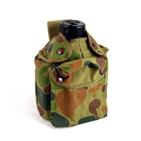 مطرة عسكرية داخل حافظة من الحرارة وضد الصدمات